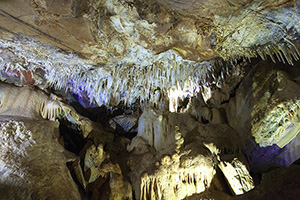 Cuevas de Fuentes de León